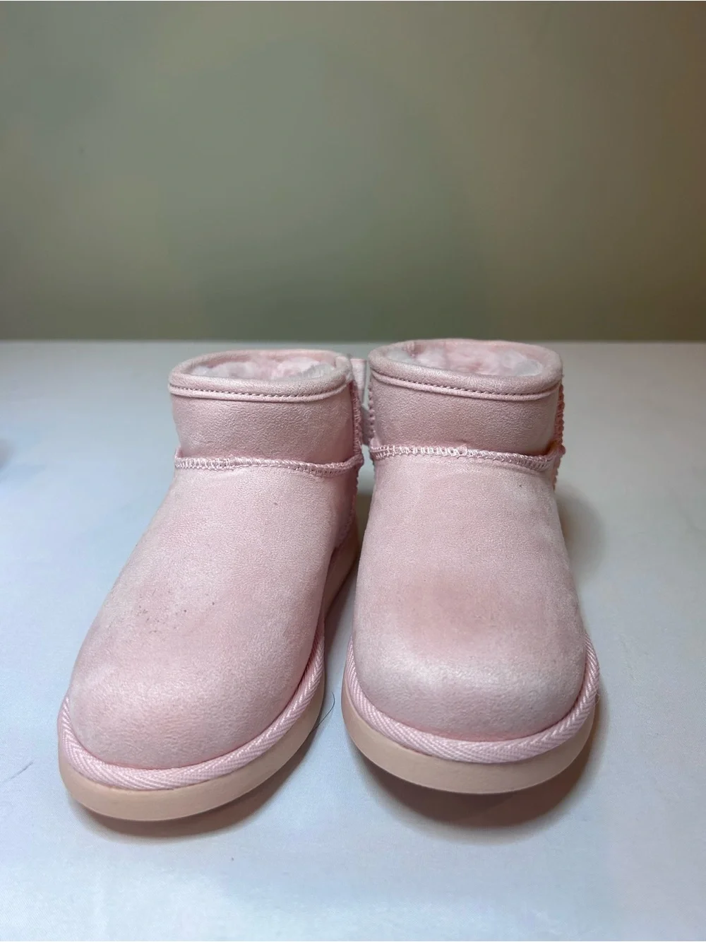 Juicy Couture Kids Light Pink Suede Short Boots NEW IN BOX size kids 10